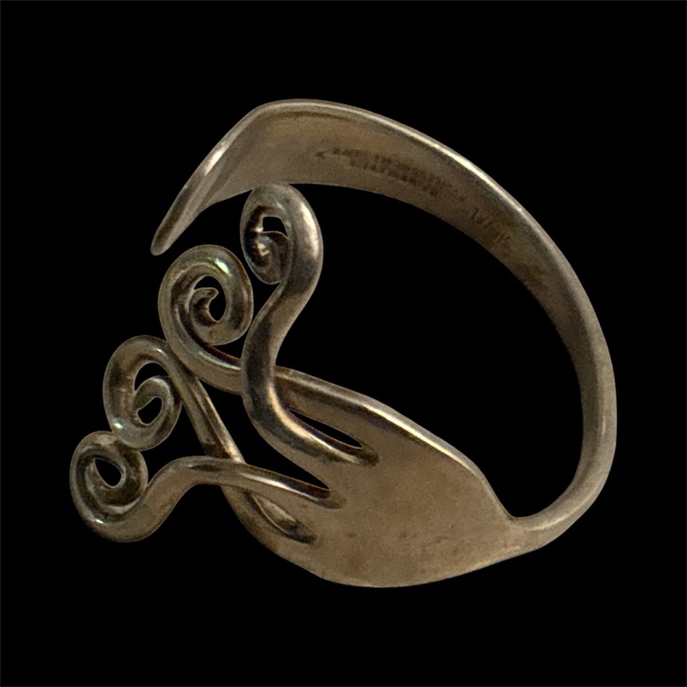 Elegant Silver Swirl Design Bangle Bracelet - Picture 2 of 11
